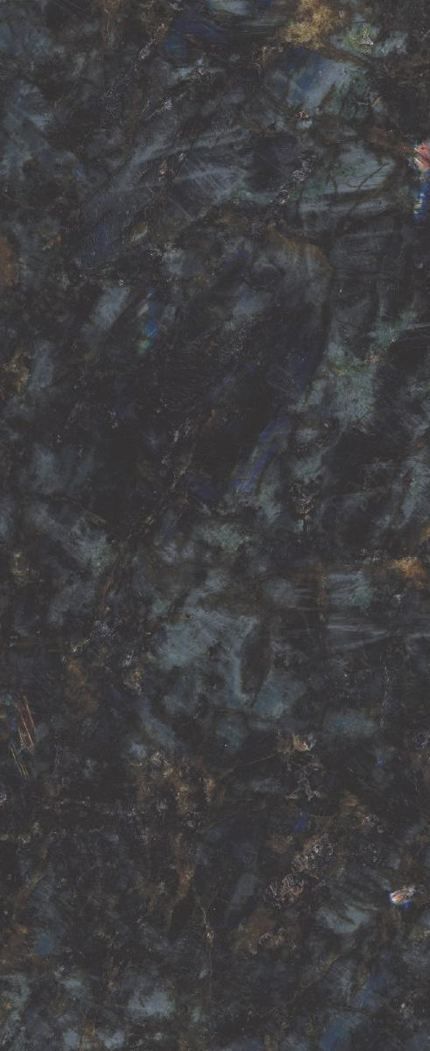 Marqus Aqua — storformat porcelænsslab i hvid marmor, lys hvid bund med grå-gyldne årer